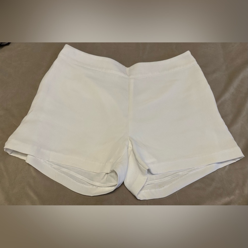 Brand New White Shorts, Sail to Sable, Size 6